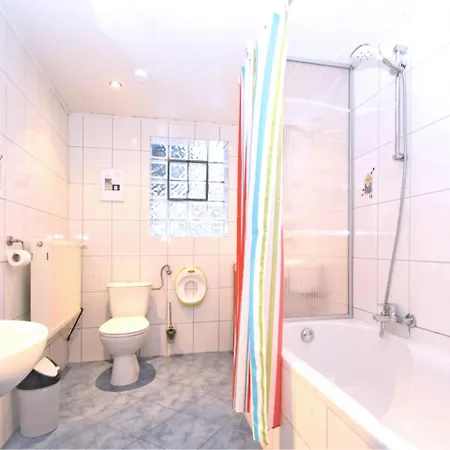 In Waroldern Mit Sauna